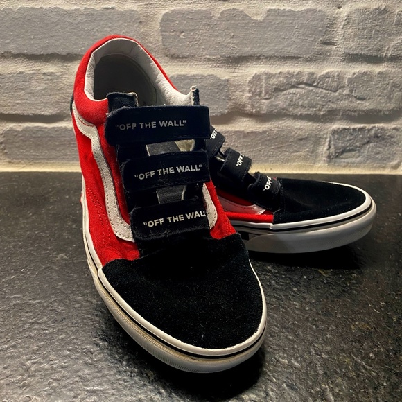 Vans - Picture 1 of 2